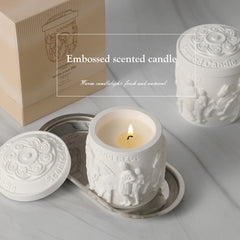 Embrace Vintage Luxury: Discover Our Retro Sculpted Aromatherapy Candle!